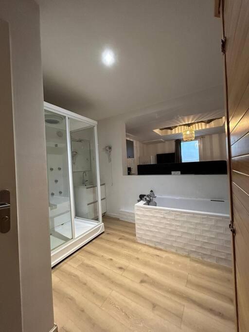 Cellar- Sous-sol Atypique Apartment